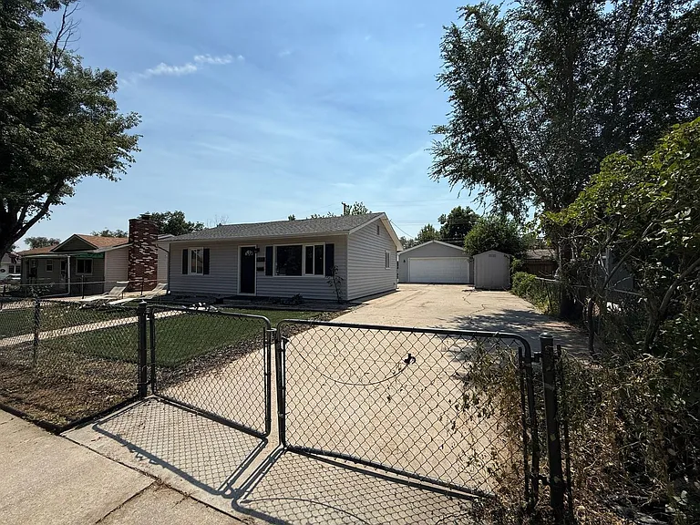 1137 Pando Ave — Photo 3