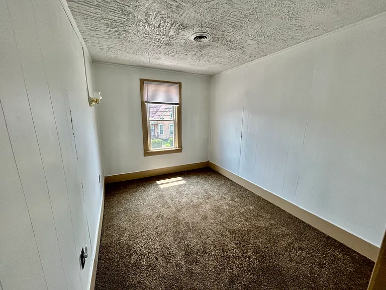 1020 W 18th St #2 — Photo 12
