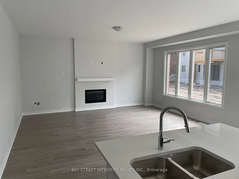 21 Father Muckle Ave — Photo 4
