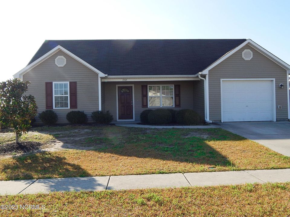 1st image of 1705 Pepperwood Way