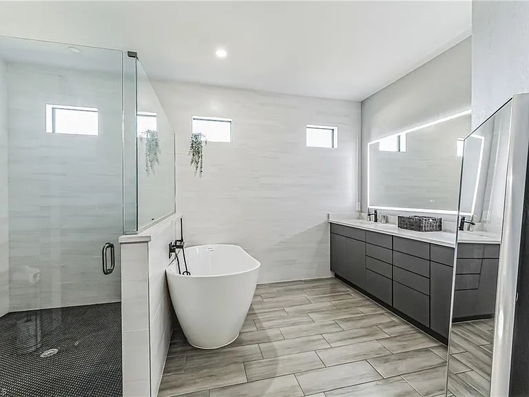 4618 Catalina Ln — Photo 14