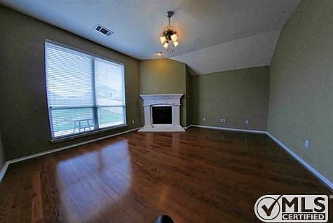 2nd image of 3140 Guadaloupe