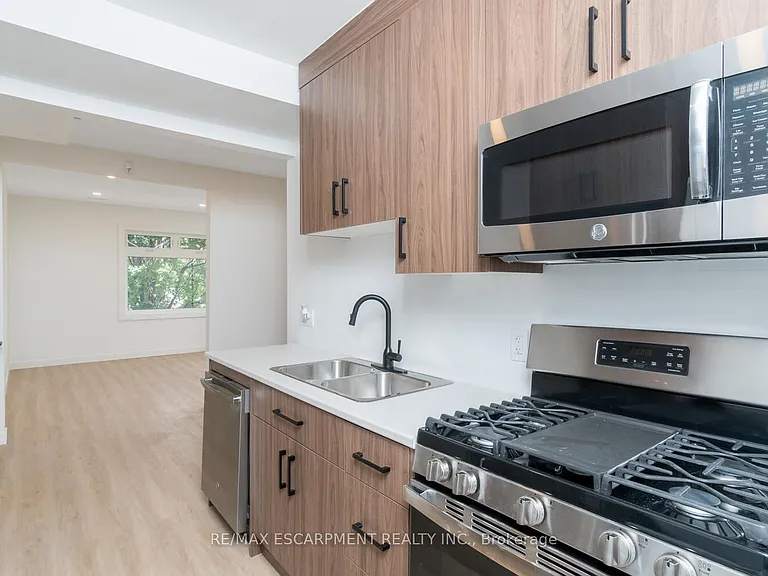 127 Victoria Ave S #6 — Photo 15