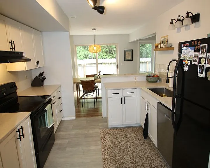 2230 Daybreak Ct — Photo 23