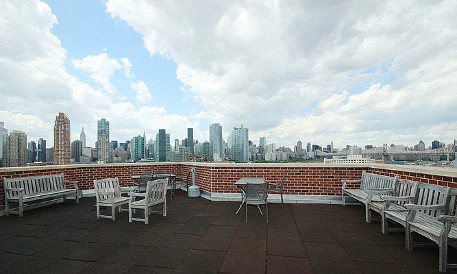 Rented by EXR | media 12