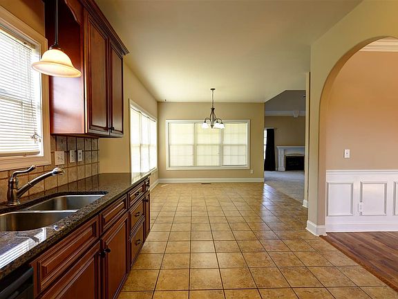 4th image of 364 Weatherford Dr NW