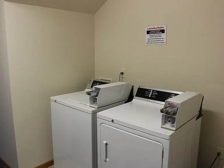 625 E Chesak Ave — Photo 6