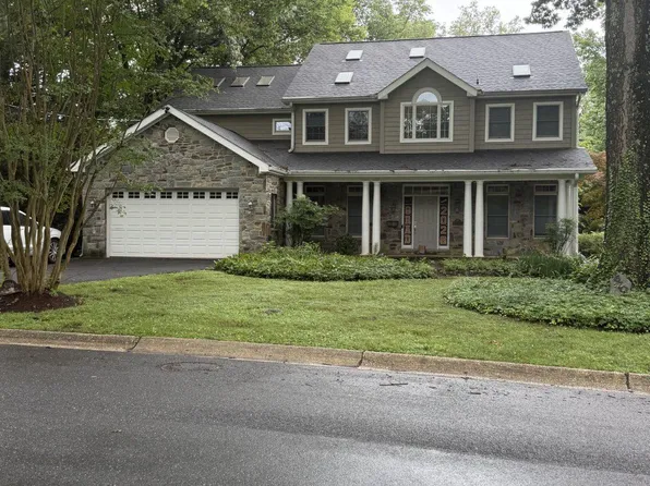 6706 Melody Ln, Bethesda, MD 20817