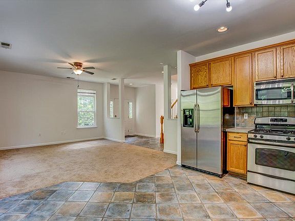 5th image of 331 Quinton Oaks Cir