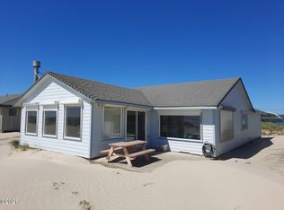 30 NW Oceania Dr, Waldport, OR