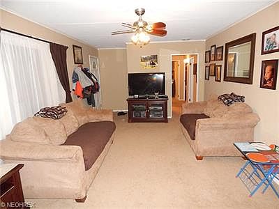 3rd image of 222 Gaylord St