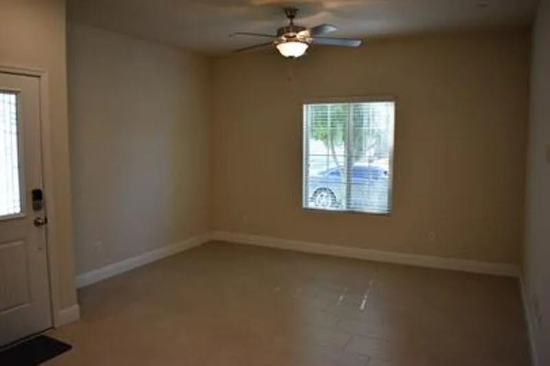 Studio, 1.0 bath, 500 sqft, $1,250 — Photo 3