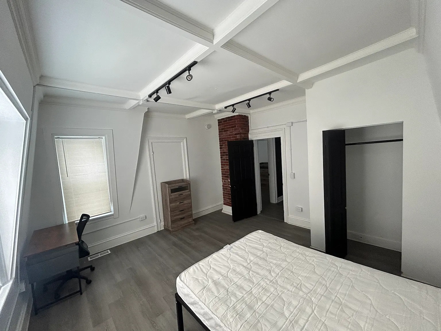 2 bed, 1750 sqft, $1,600 — Photo 4