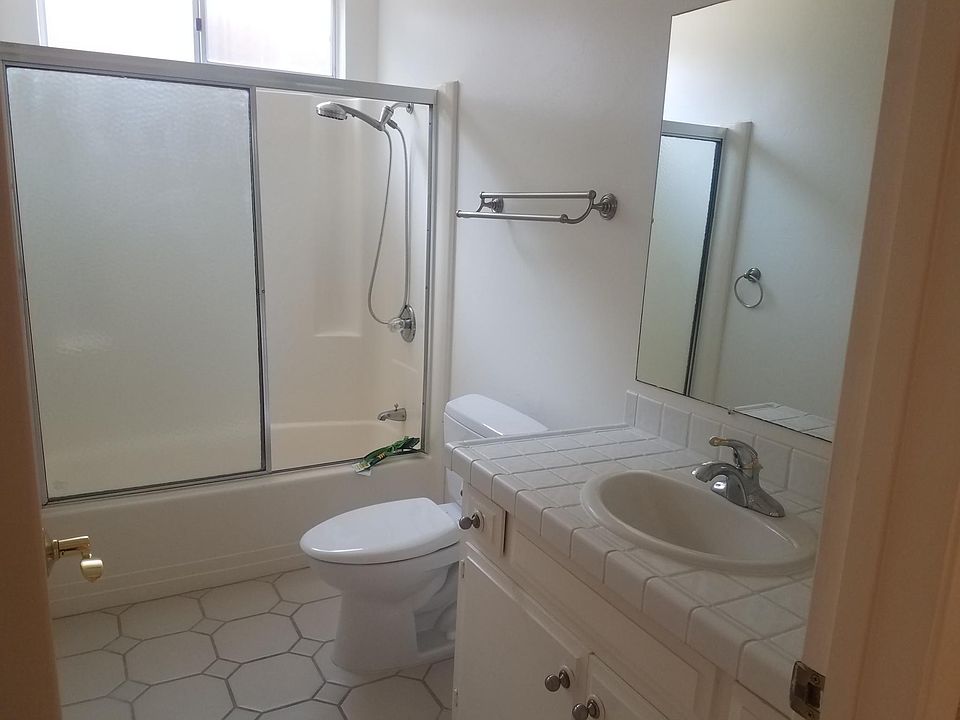 1st image of 923 Alta Vista Ter