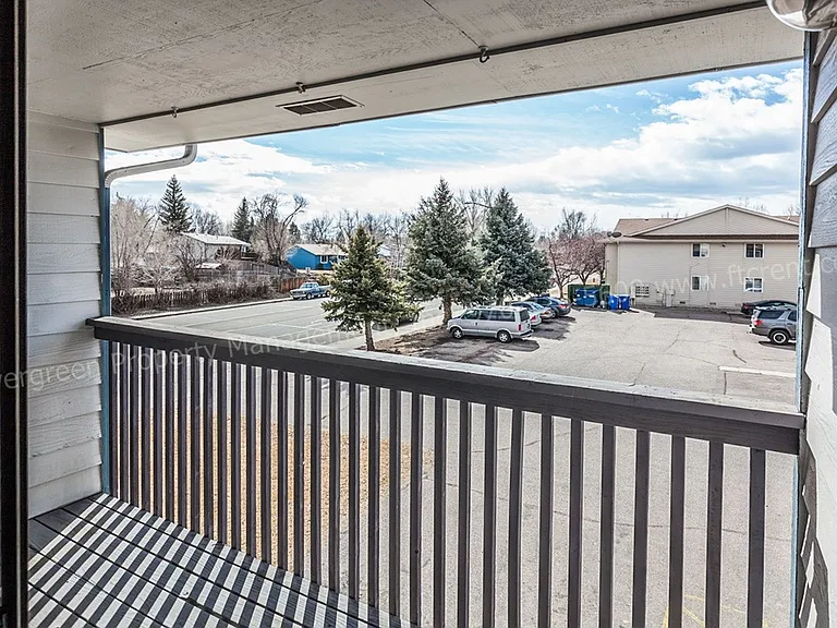 348 Terri Dr — Photo 22