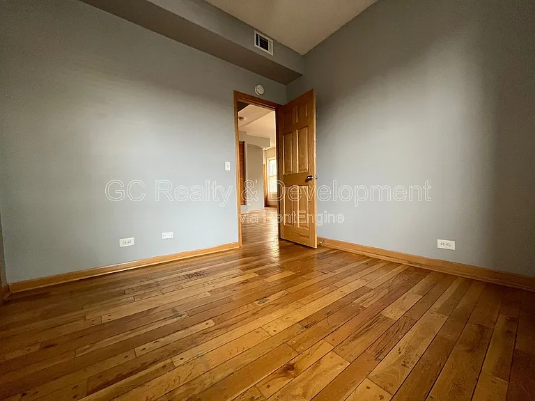 2145 N Lakewood Ave #3NR — Photo 10