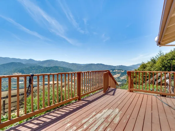 745 Applewood Rd, Honeydew, CA 95545