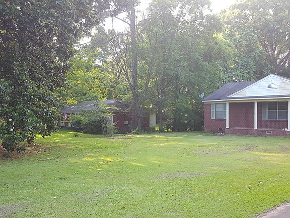 Neighbor's home to West