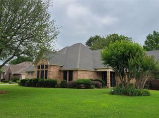 2114 Pecan St, Bonham, TX 75418