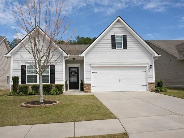 104 Thomaston St, Newnan, GA 30263