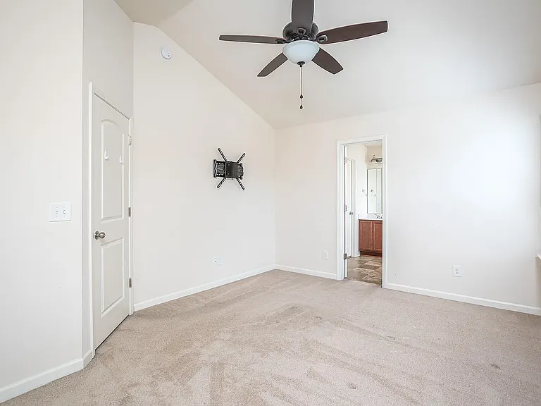 576 Camel St — Photo 12