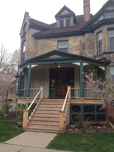 121 Madison Ave SE Photo 1