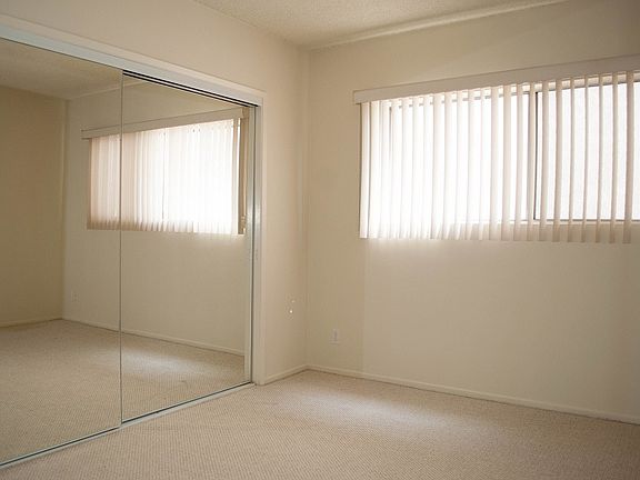4th image of 1427 Barry Ave APT 204