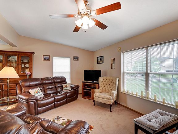 4th image of 1556 Rebecca Dr