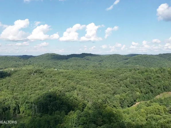 Walden Ridge Ln, Caryville, TN 37714