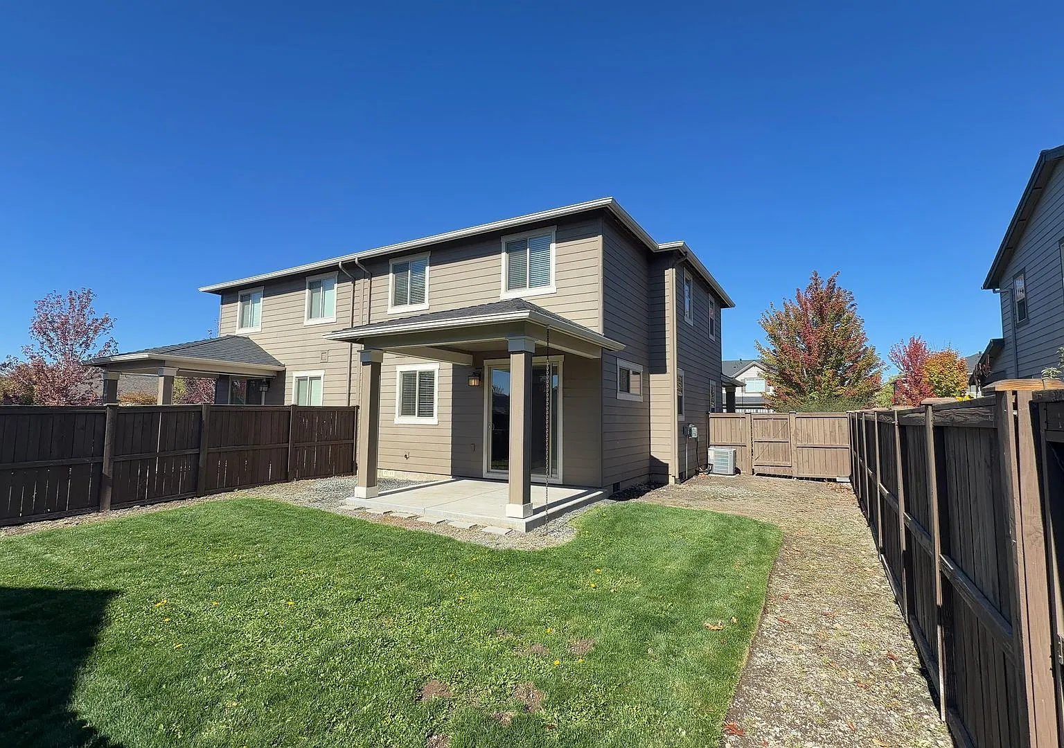 3 Bedroom / 2.5 Bath Duplex in Deer Crossing Community — Photo 2