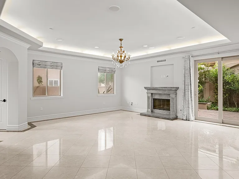 2412 Huntington Ln #A — Photo 6