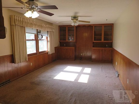 5th image of 312 S Hampshire Pl