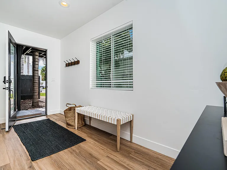 1011 3rd St #A — Photo 9