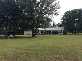 601 Acr 165, Elkhart, TX