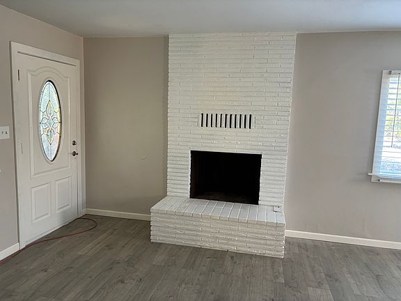 3rd image of 144 Stephen Ave