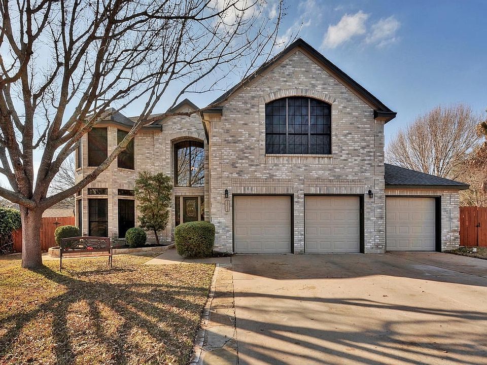 4 Beds, 3.5 Baths, 3 Car Garage