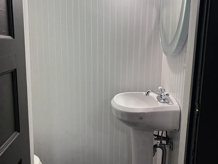 204 N Lind St — Photo 1