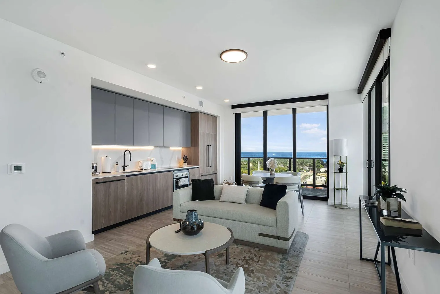 2 bed, 2.0 bath, 1517 sqft, $14,823 — Photo 4