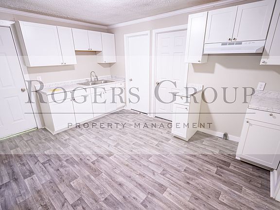 2nd image of 515 Owen St