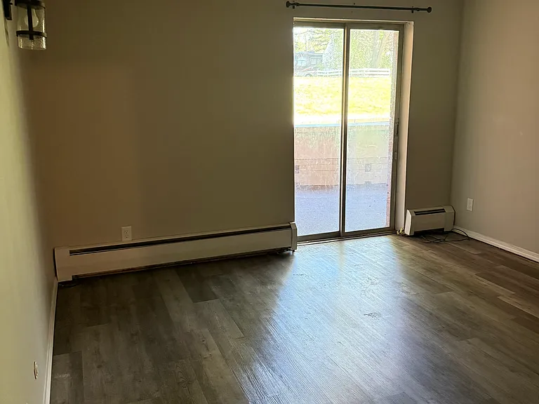329 Geneva Ave N #101 — Photo 6