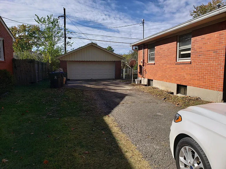 3314 Cawein Way — Photo 3