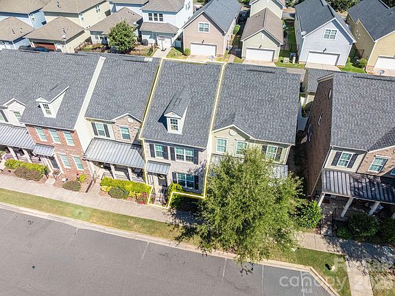 3rd image of 1231 Assembly St