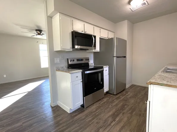 2105 Knoll Crest Dr, Arlington, TX 76014