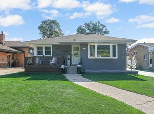 1123 Meadowcrest Rd, La Grange Park, IL 60526