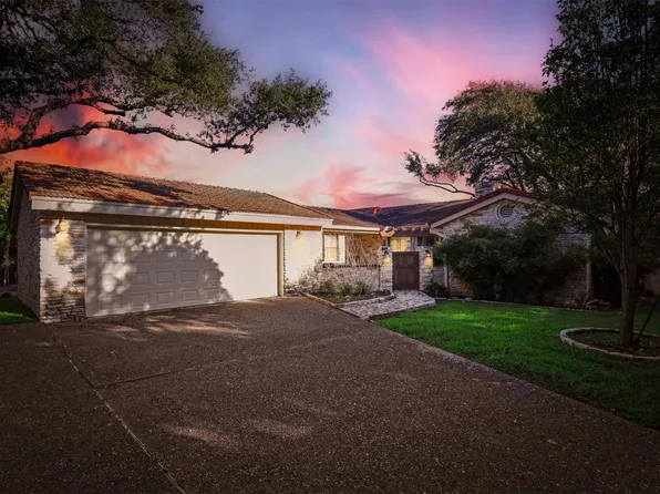 208 Crescent Blf, Lakeway, TX 78734