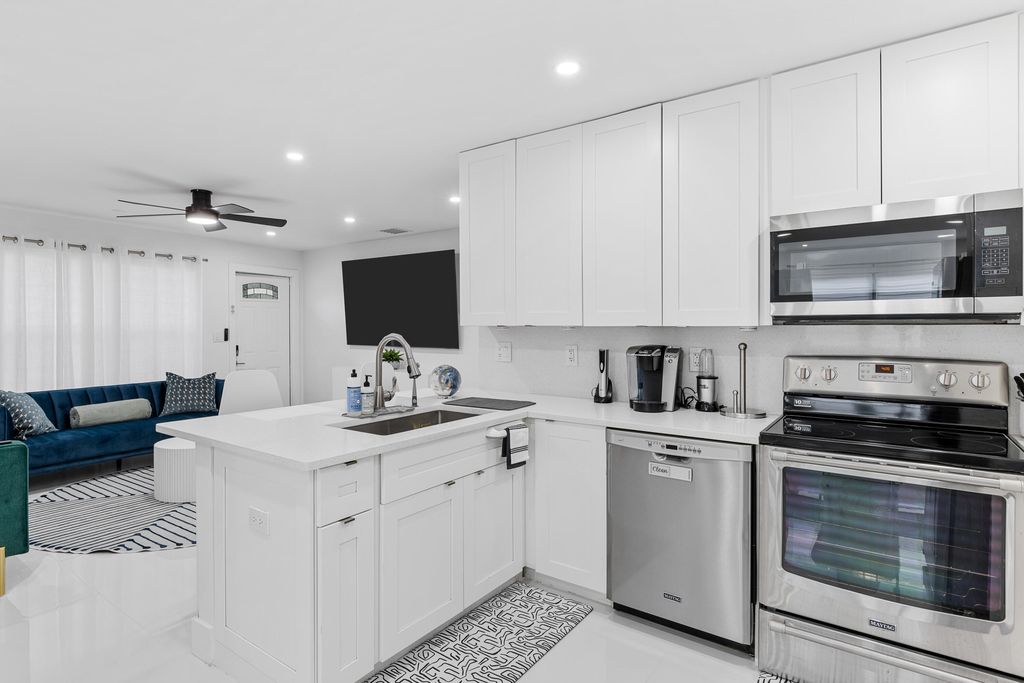 1621 NE 1ST Avenue, photo 6