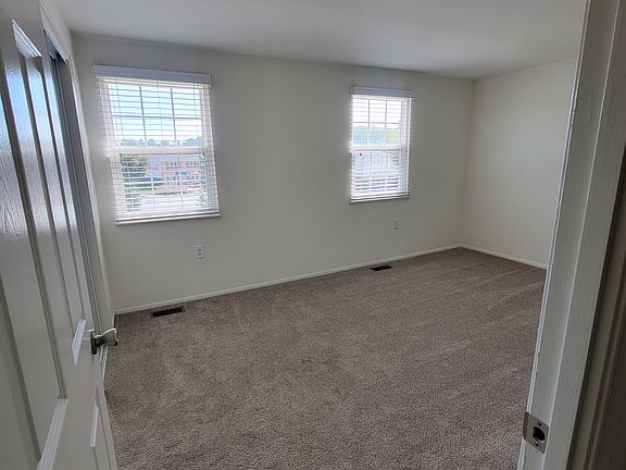 5th image of 1835 Pine Grove Ct #1835