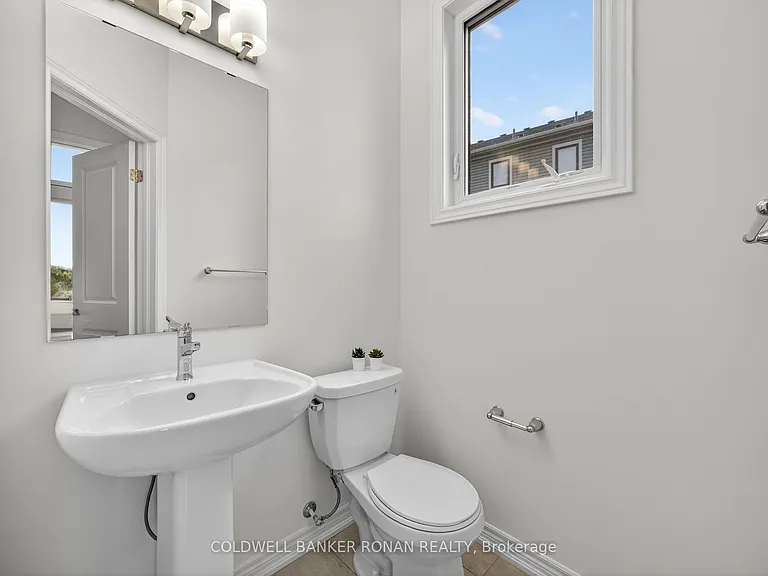 29 Milady Cres — Photo 20