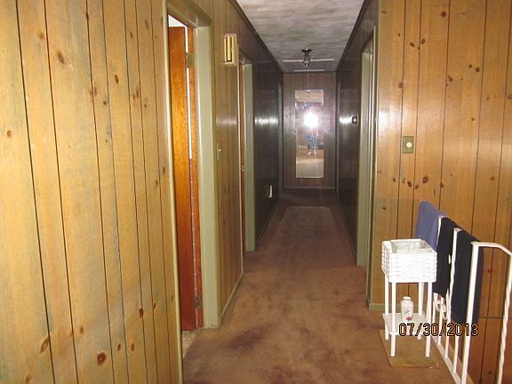 All bedrooms are off hallway