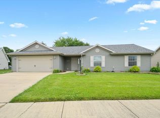 2706 Milford Dr, Urbana, IL 61802